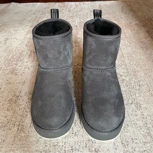 Emu Sharki mini suede boots
